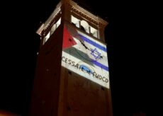 La Guida - Sulla Torre civica di Cuneo saranno proiettate le bandiere di Israele e Palestina, vuole essere un invito alla pace