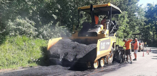 La Guida - La Provincia al lavoro sulle strade di Paesana 