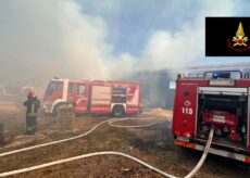 La Guida - A fuoco un deposito di rotoballe a Fossano