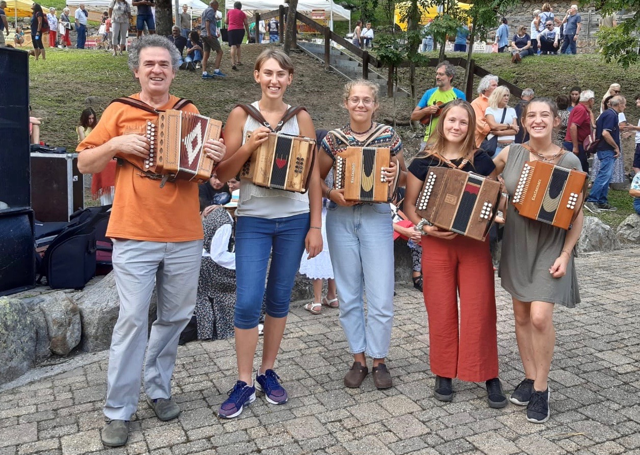 Un corso di organetto con il maestro Peron a Chiusa Pesio
