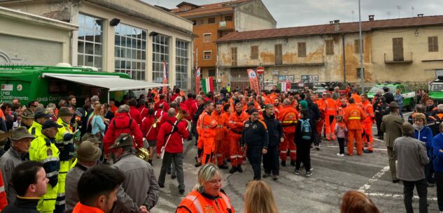 La Guida - L’AIB di Borgo San Dalmazzo inaugura un nuovo mezzo