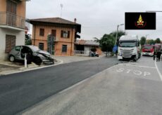 La Guida - Incidente a Priocca, conducente intrappolato nella macchina