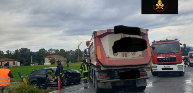 La Guida - Scontro auto-camion a Mondovì, due persone ferite