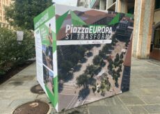 La Guida - Danneggiato il cubo che racconta il progetto su piazza Europa