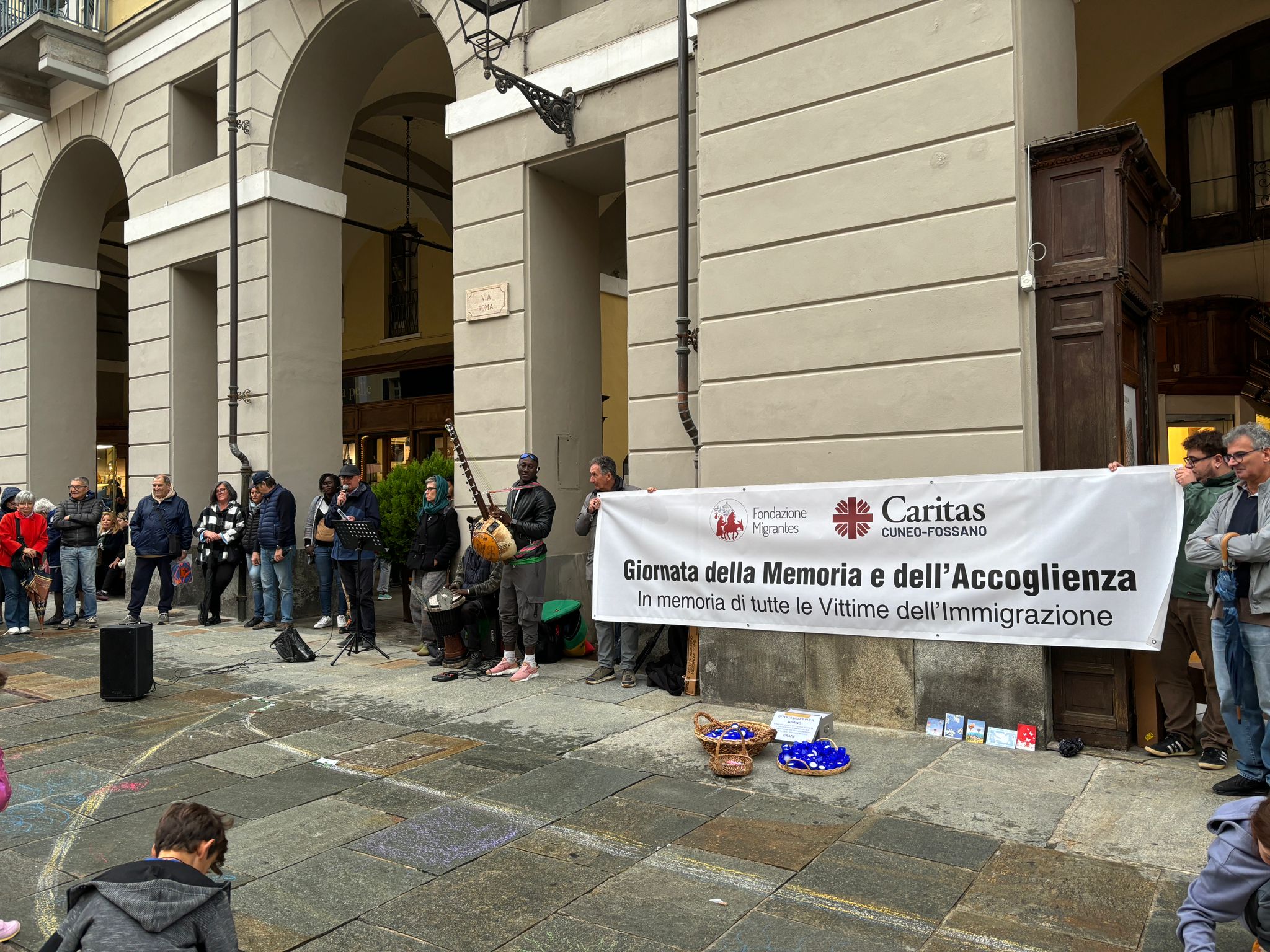 Musica, arte e lumini in ricordo delle vittime dell’immigrazione