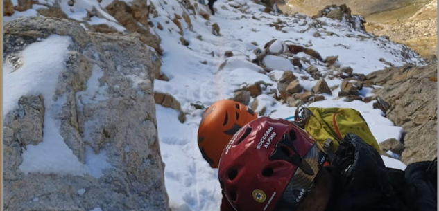 La Guida - Salvati tre alpinisti colti dalla nebbia sulla cresta Sigismondi