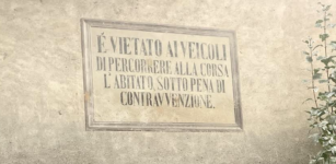 La Guida - La curiosa scritta della frazione Calcinere 