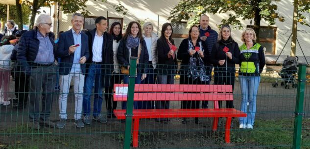 La Guida - Passatore, inaugurata la panchina rossa vicino alla scuola primaria