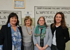 La Guida - Arredi, contributo economico e targa donati dal Soroptimist ai geometri di Cuneo