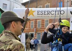 La Guida - Il 2° Reggimento Alpini della Brigata Taurinense all’Ecomaratona di Alba