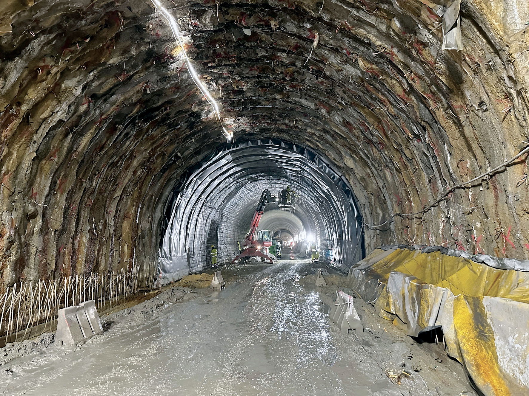 TENDA LA ZONA DELLE INFILTRAZIONI DI ACQUA G. BERNARDI 04 2025