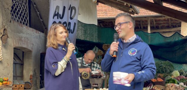 La Guida - Caraglio, presentata la Fiera dell’Aglio e la Sagra della Bagna Càuda (video)