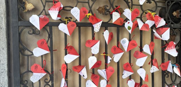 La Guida - Origami a forma di cuore per dire no alla violenza