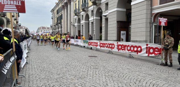 La Guida - Michelin FastCûni, in corsa nel centro storico di Cuneo (video)