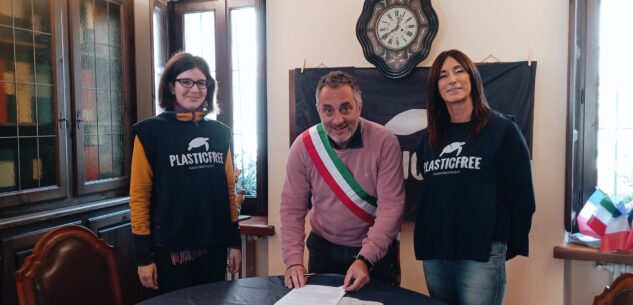 La Guida - Monterosso Grana firma il Protocollo d’Intesa Plastic Free