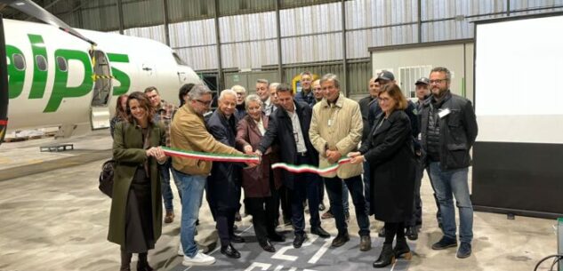 La Guida - Nell’aeroporto di Levaldigi la compagnia Sky Alps inaugura un centro di manutenzione per aerei