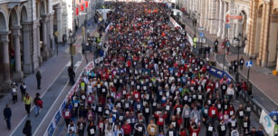 La Guida - In 20.500 alla StraConi che colora la città (video)