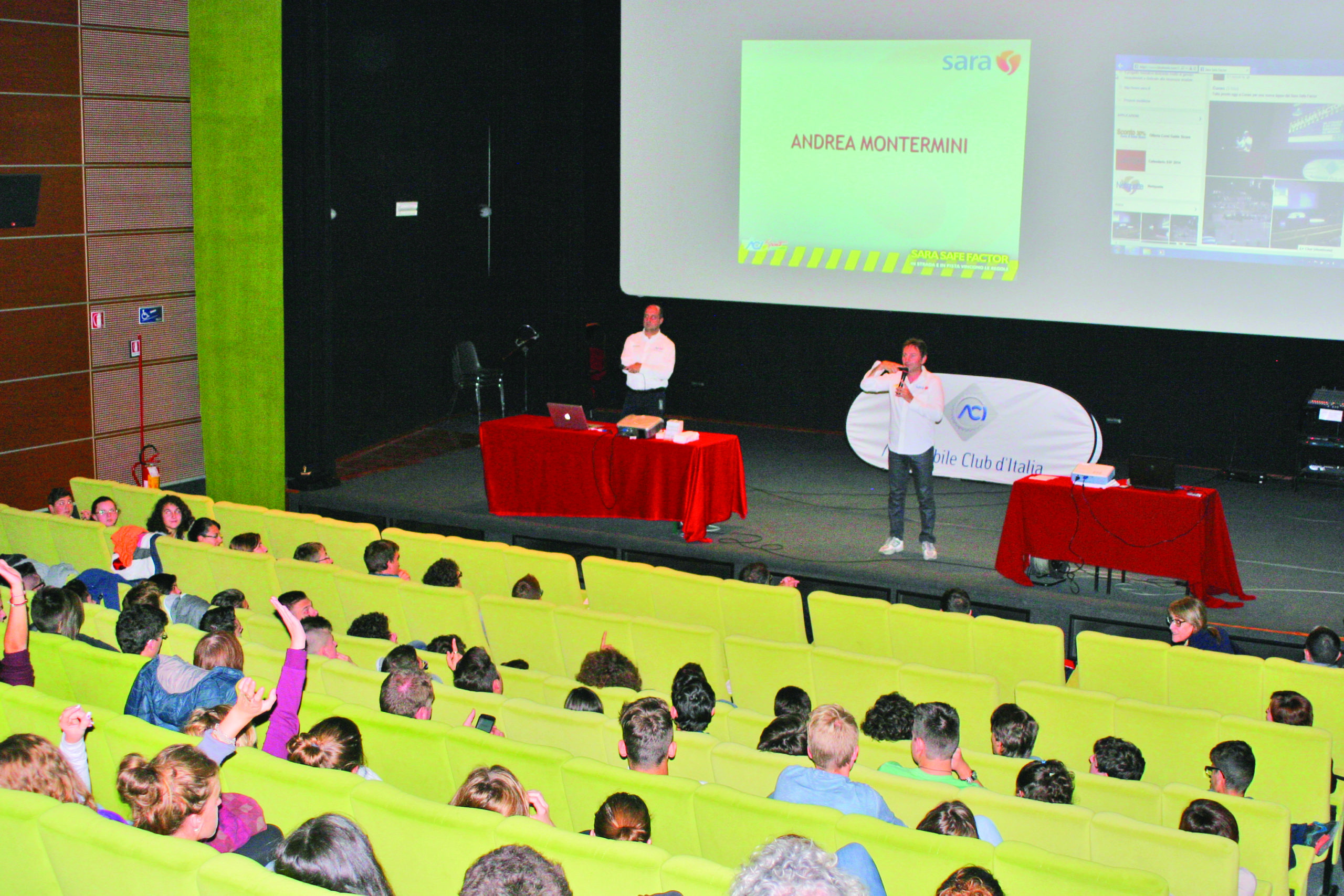 La guida responsabile si impara a scuola con un pilota pluripremiato