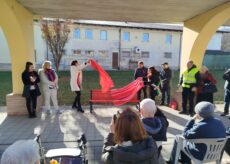 La Guida - Rispetto per le donne, inaugurata a Cervasca una nuova panchina rossa