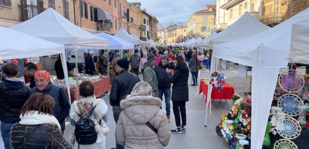 La Guida - Caraglio, mercatino di Natale e Babbo Run