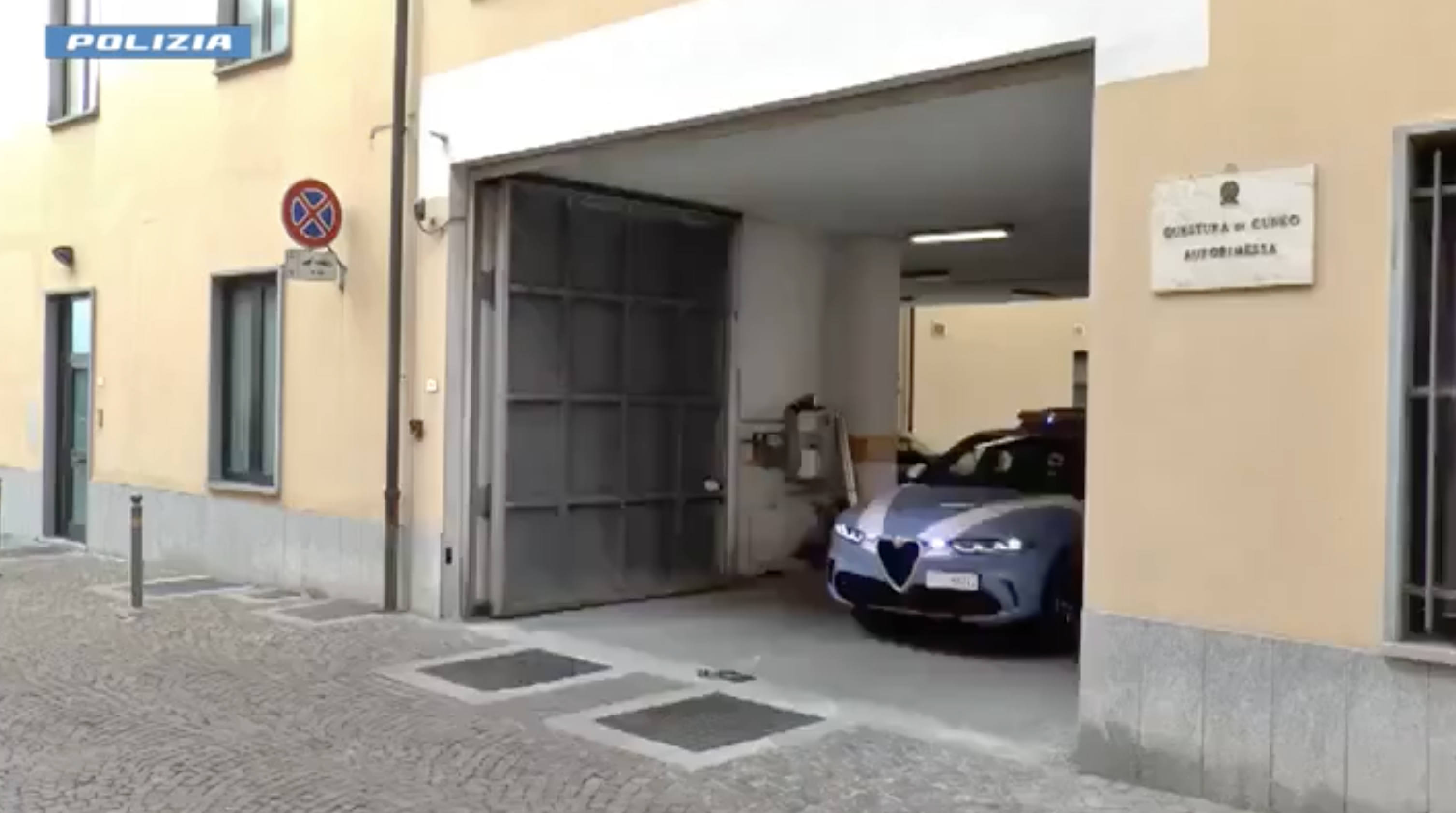 Immigrazione e soldi per permessi, Polizia in azione a Cherasco (video)