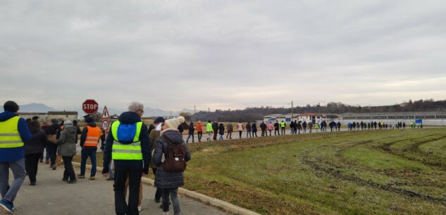 La Guida - In cento a Bene Vagienna per dire no al bitumificio (video)