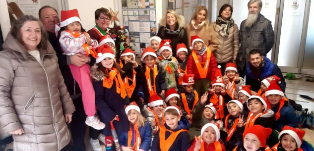 La Guida - Borgo, in municipio l’albero di Natale dei bambini