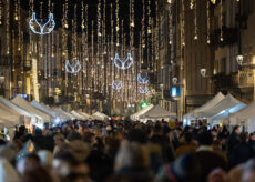 La Guida - Parate luminose, laboratori, carrozza, mercatini e mercato in piazza Galimberti