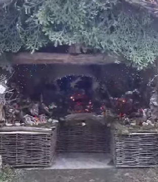 Il presepe dentro il forno della frazione Saret della Perosa di Demonte (video)