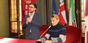 La Guida - Alba celebra il suo giovane campione di corsa Pietro Riva