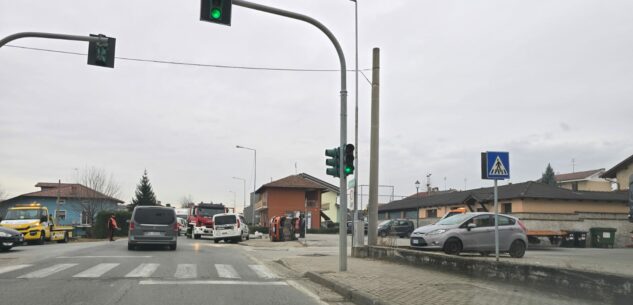 La Guida - Auto si ribalta a San Rocco Bernezzo