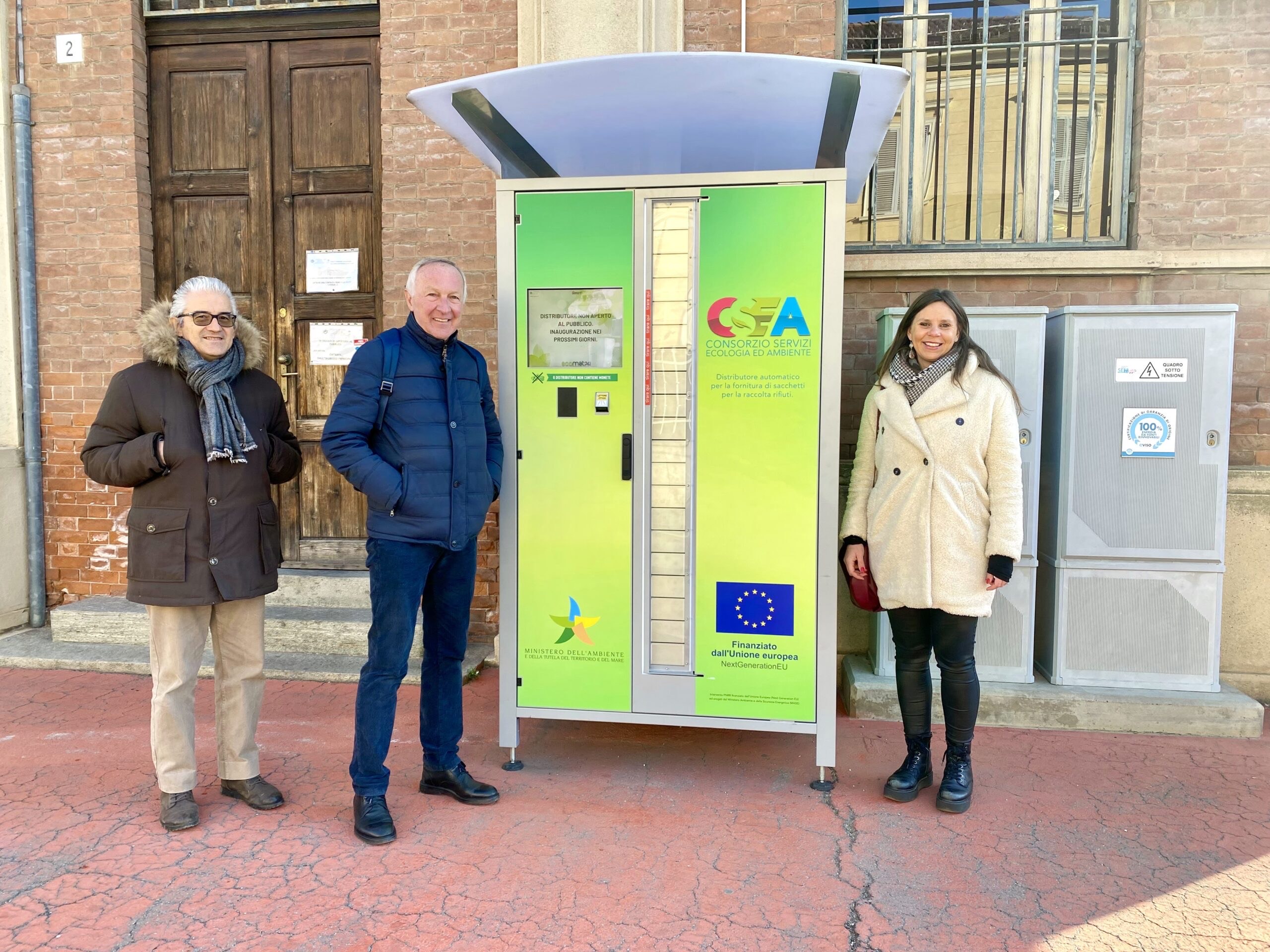 Saluzzo, al via la distribuzione automatica dei sacchetti per i rifiuti