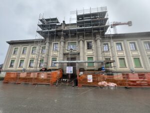 LA palazzina storica del Carle ora è un cantiere con spostamento dell'entrata principale