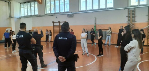 La Guida - Prosegue nelle scuole l’attività di sensibilizzazione contro la violenza di genere