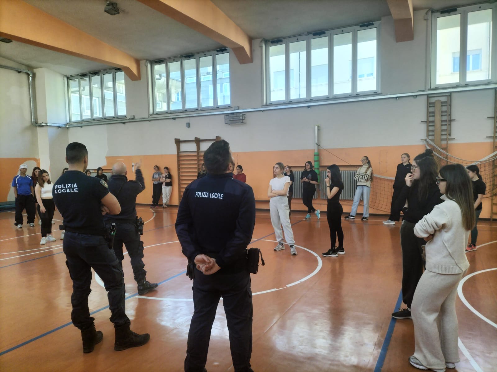 Prosegue nelle scuole l’attività di sensibilizzazione contro la violenza di genere