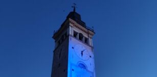 La Guida - Cuneo, torre civica illuminata di blu