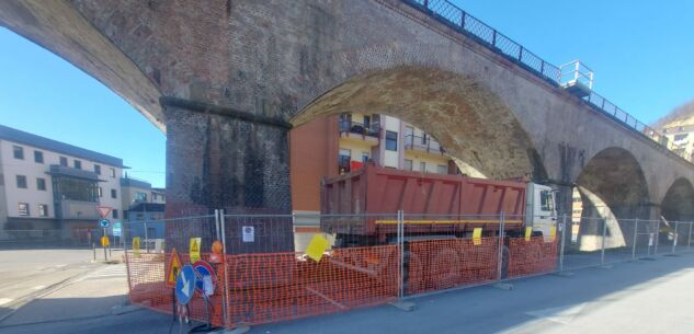 La Guida - Ceva, quasi conclusi i lavori sulle arcate del ponte ferroviario