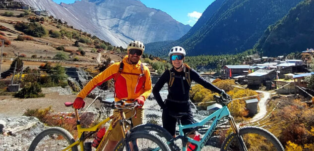 La Guida - In bicicletta attraverso il Nepal