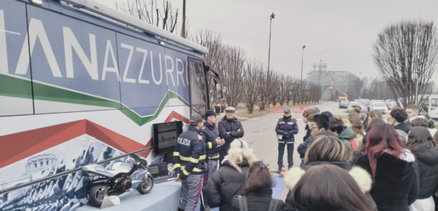 La Guida - La Polizia di Cuneo ad Alba per promuovere l’educazione stradale