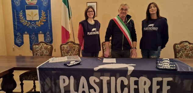 La Guida - Valgrana aderisce a Plastic Free per quattro anni