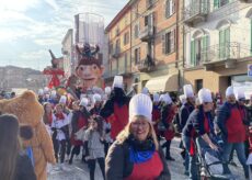 La Guida - Caraglio, il Carnevale porta allegria in centro al paese (video e foto)