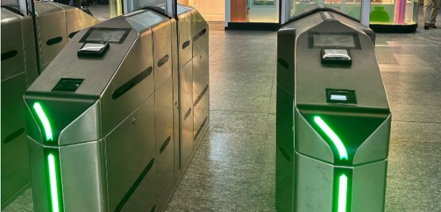 La Guida - Alla stazione di Torino Porta Nuova attivati i tornelli, si accede ai binari solo tramite biglietto