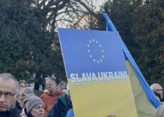 La Guida - 300 persone al Parco della Resistenza per ribadire il sostegno europeo all’Ucraina