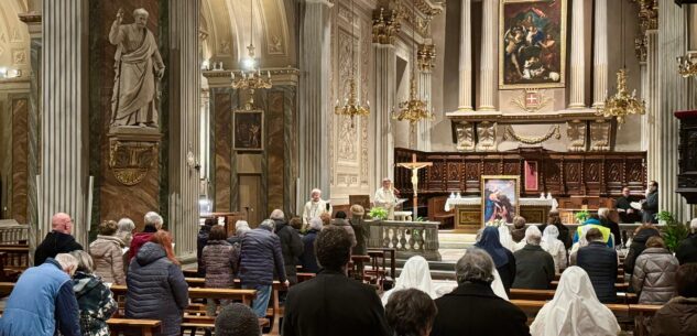 La Guida - Cuneo, molti fedeli in preghiera per il Papa