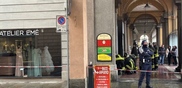 La Guida - Incendio in uno scantinato, intervento in corso Nizza