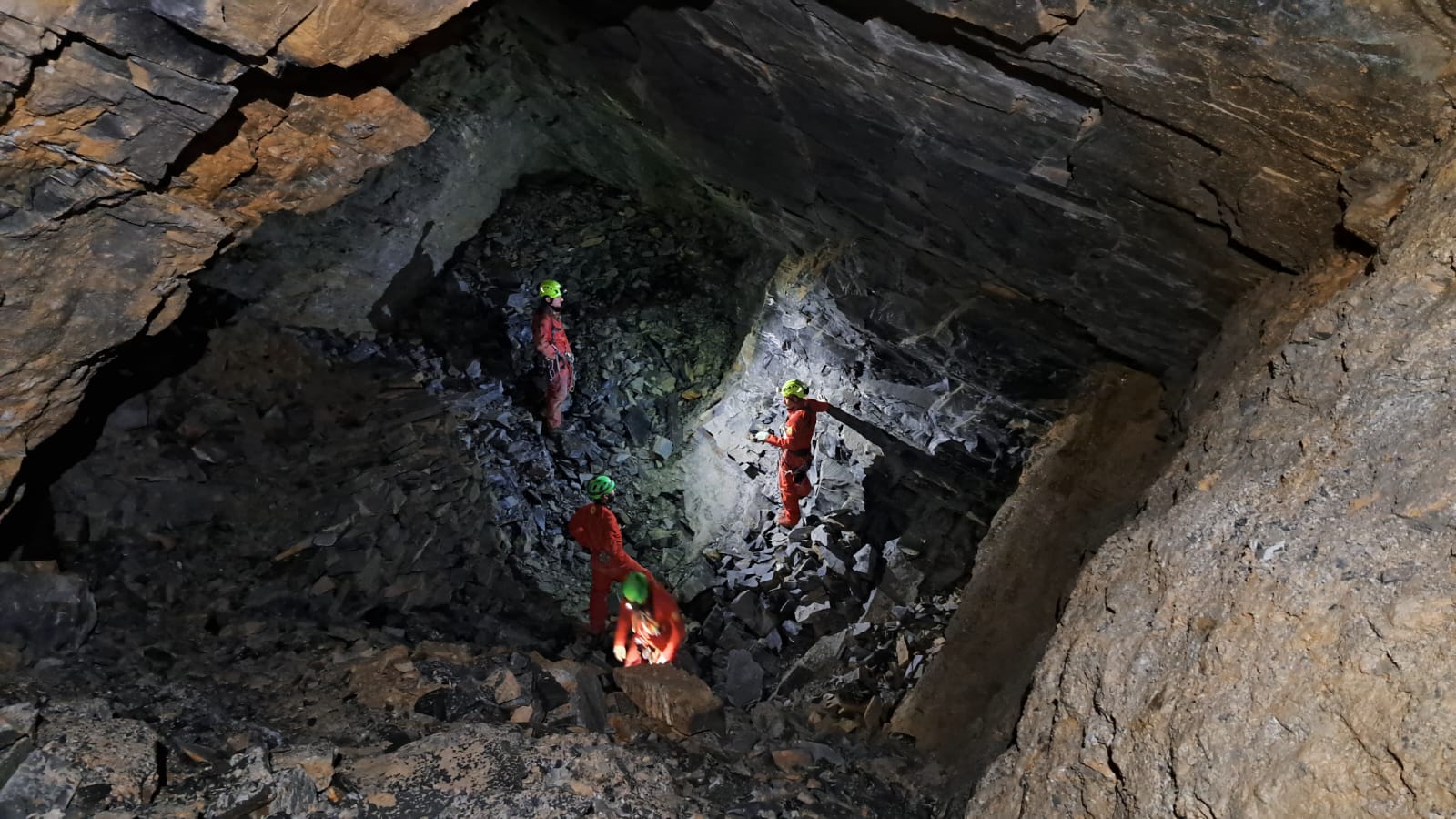 Cinque bombe a mano della Seconda Guerra nella cava della Bastia a Valdieri, disinnescate