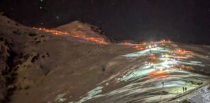 Lo spettacolo della fiaccolata notturna in Bisalta (video) La Guida - Lo spettacolo della fiaccolata notturna in Bisalta (video)