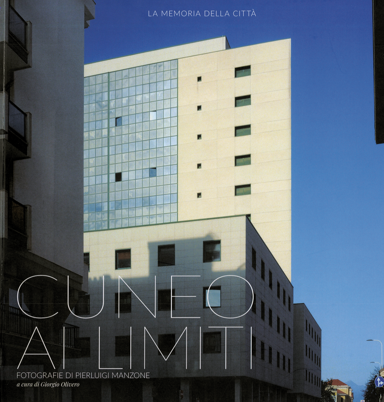 Testimonianza fotografica sul confine della città