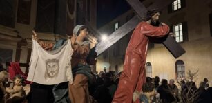 La Guida - Una Via Crucis statica apre la Settimana Santa