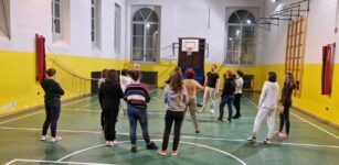 In cinquanta al corso di autodifesa femminile La Guida - In cinquanta al corso di autodifesa femminile